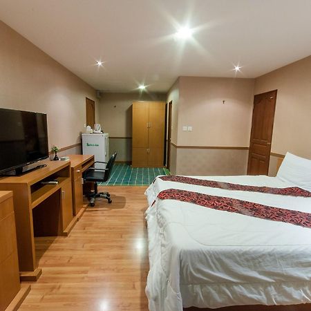 Sa-Bai-Dee Condo Chonburi Exteriör bild
