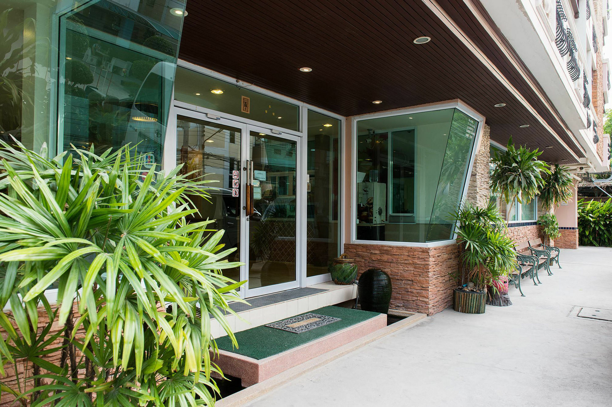 Sa-Bai-Dee Condo Chonburi Exteriör bild
